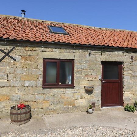 Stable Cottage Staintondale Bagian luar foto