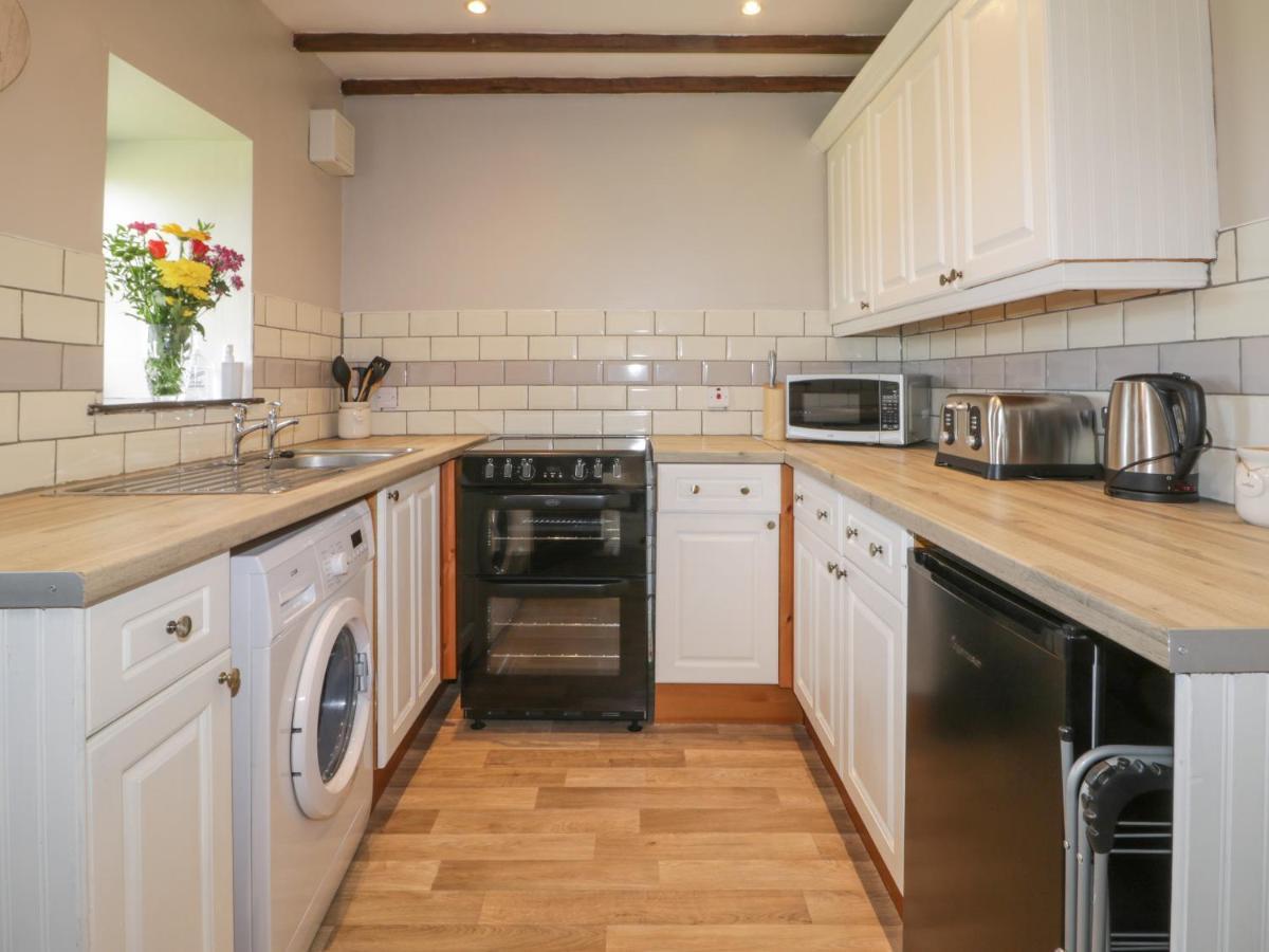 Stable Cottage Staintondale Bagian luar foto